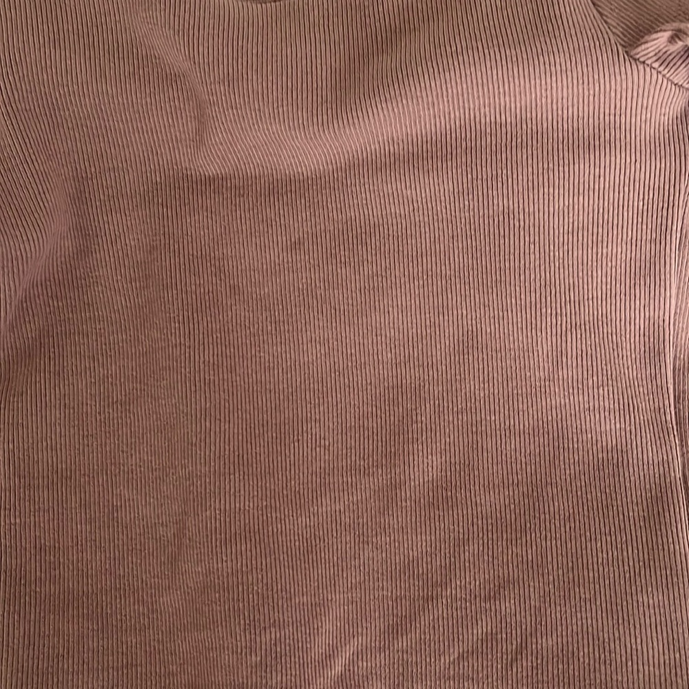4/$20 Ribbed Shirt | H&M | 2T - Picture 4 of 4
